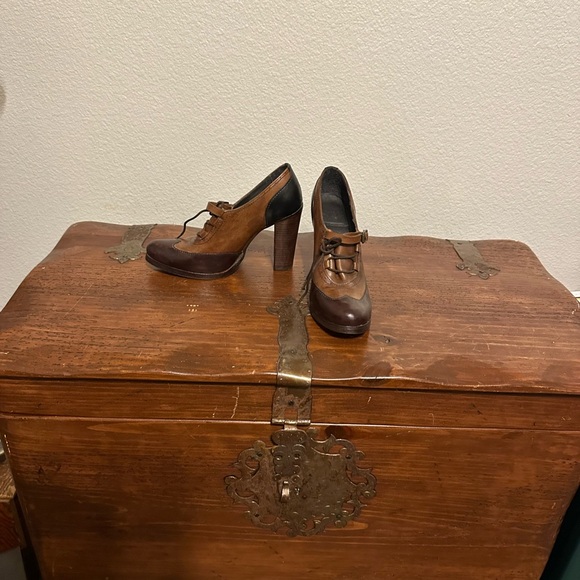 Ksubi Brown and Black Color Block Heels in a size 40 or size 9 - Picture 1 of 5